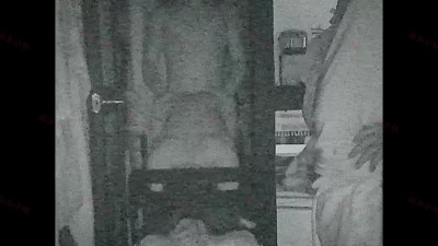 在走廊跟两位老板在户外做任务排精