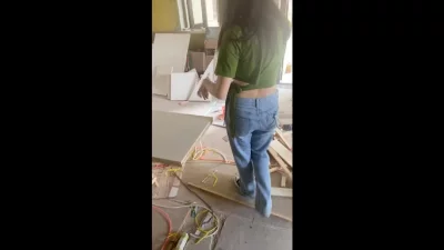 少妇带我去地下车库野战了！